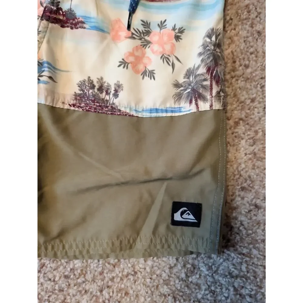 Quiksilver highline Boys swim trunks/board shorts, size 25 (10); Blue & Green